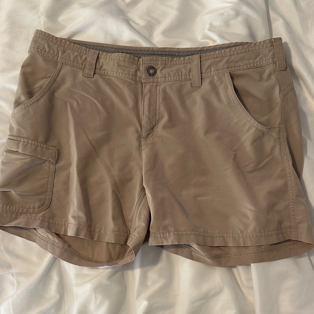 The North Face Women's Tan Cargo Shorts